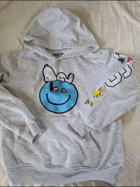 Peanuts Kids Light Gray Hoodie with Blue Smile Snoopy Graphic